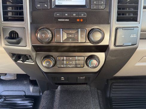 Used 2020 Ford F250 XL w/ STX Appearance Package RWD image 31
