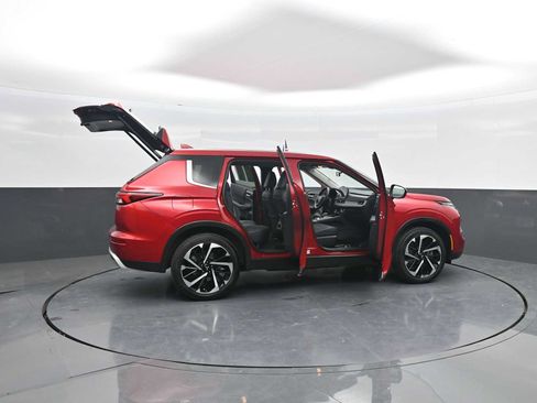 Used 2024 Mitsubishi Outlander SE AWD/4WD image 45