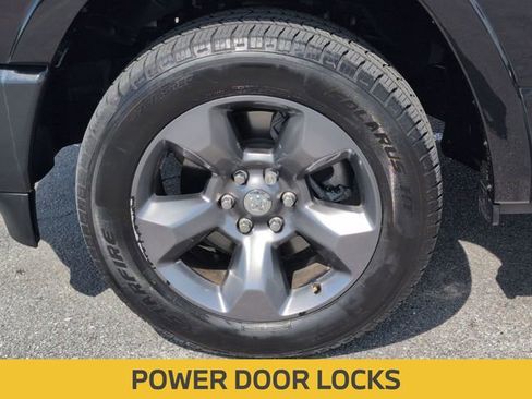 Used 2022 RAM 1500 Big Horn w/ Built-to-serve Edition image 11