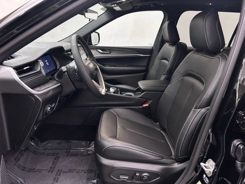 New 2026 Jeep Grand Cherokee L Limited AWD/4WD image 12
