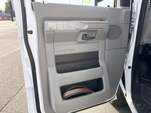 New 2026 Ford E-350 and Econoline 350 Super Duty w/ Power Equipment Group image 10