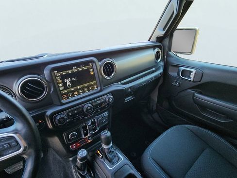 Used 2022 Jeep Wrangler Unlimited Rubicon 4xe w/ Steel Bumper Group image 17