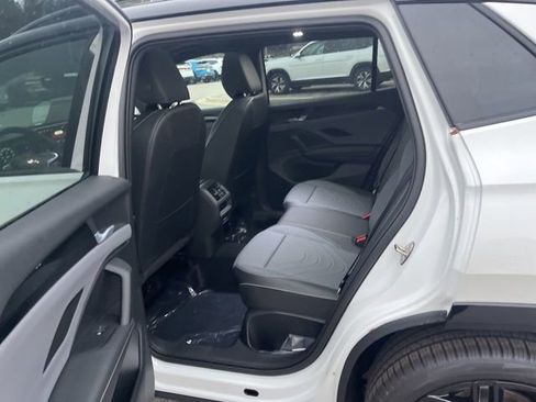 New 2026 Volkswagen Tiguan SE R-Line image 21