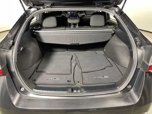 Used 2019 Toyota Prius LE w/ Carpet Mat Package image 10