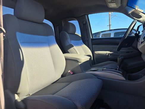 Used 2006 Toyota Tacoma PreRunner image 16