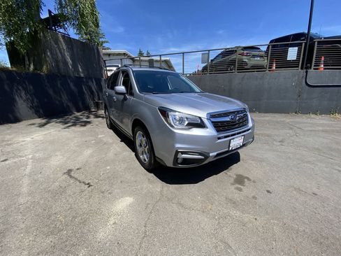 Used 2017 Subaru Forester 2.5i Touring w/ Popular Package #2 AWD/4WD image 8