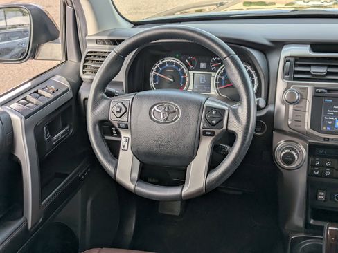 Used 2016 Toyota 4Runner Limited image 13
