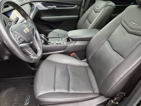 Certified 2023 Cadillac XT5 Premium Luxury w/ LPO, Floor Liner Package AWD/4WD image 21