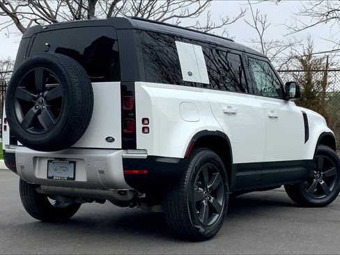 Used 2022 Land Rover Defender 110 S image 12