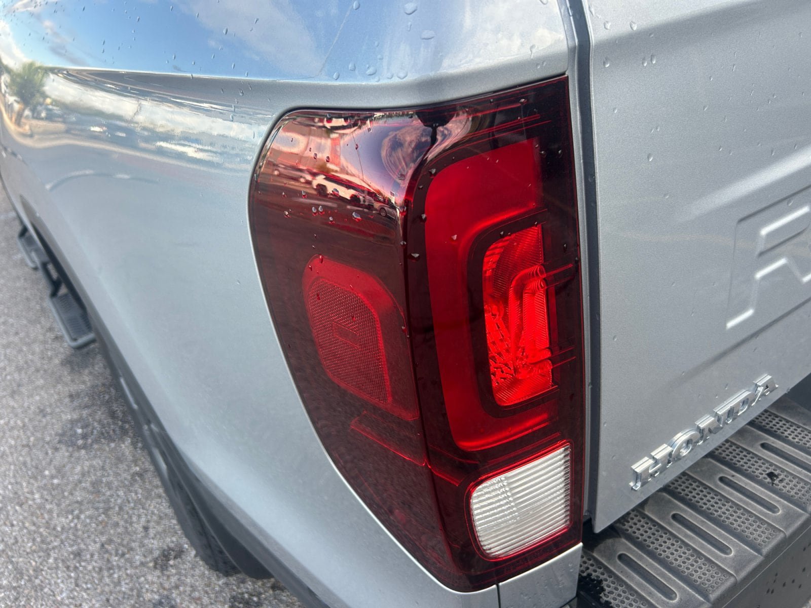 Used 2025 Honda Ridgeline Sport image 27