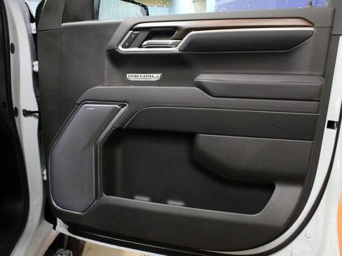 New 2026 GMC Sierra 1500 Denali w/ Technology Package AWD/4WD image 10