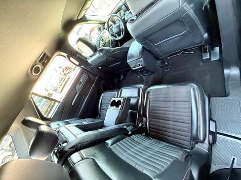 Used 2025 Ford Explorer ST-Line w/ ST-Line Street Pack AWD/4WD image 37