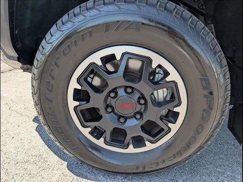 Used 2024 Toyota Tacoma TRD Off-Road AWD/4WD image 20