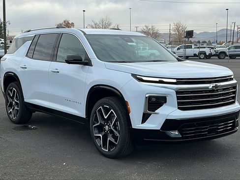 New 2026 Chevrolet Traverse High Country w/ LPO, Floor Liner Package image 3