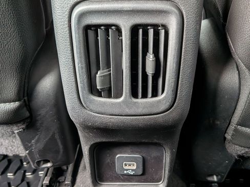 Certified 2021 Jeep Compass Latitude image 31