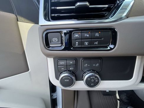 Certified 2026 GMC Yukon Denali w/ Sun & Power Step Package AWD/4WD image 18