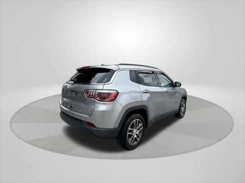Certified 2019 Jeep Compass Latitude FWD image 7