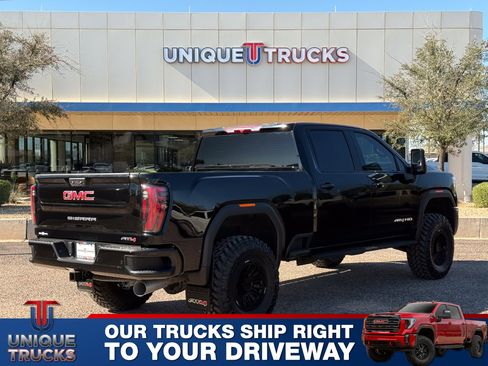 Used 2024 GMC Sierra 2500 AT4 image 5