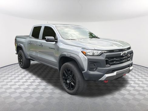 Used 2023 Chevrolet Colorado Trail Boss w/ Technology Package AWD/4WD image 3