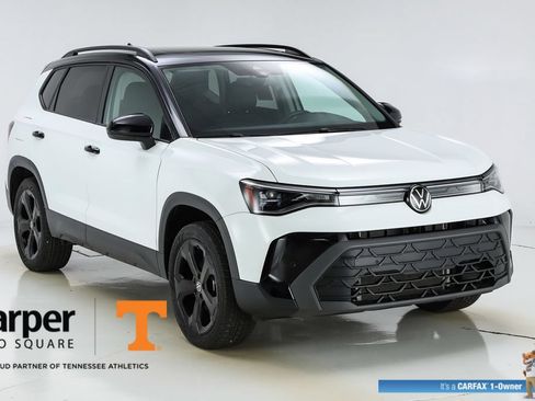 Used 2025 Volkswagen Taos SE AWD/4WD image 15