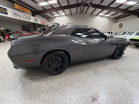 Used 2016 Dodge Challenger SRT Hellcat RWD image 8