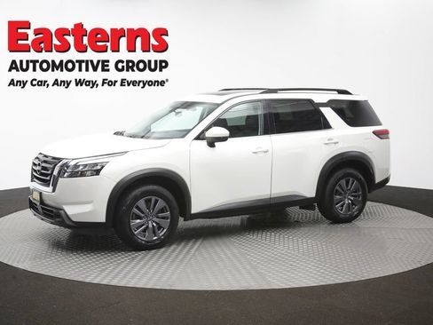 Used 2023 Nissan Pathfinder SV w/ SV Premium Package AWD/4WD image 60