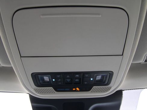 Used 2025 Ford Expedition Active AWD/4WD image 40