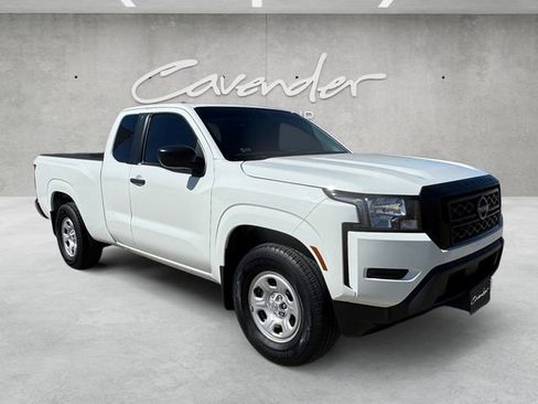 Used 2022 Nissan Frontier S w/ Technology Package image 2