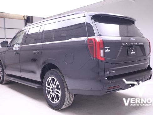 New 2025 Ford Expedition Max Active image 3