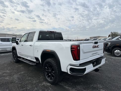 Used 2024 GMC Sierra 2500 Denali image 8