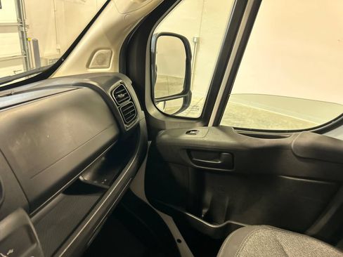 Used 2025 RAM ProMaster 2500 w/ U-Haul Equipment Group FWD image 24