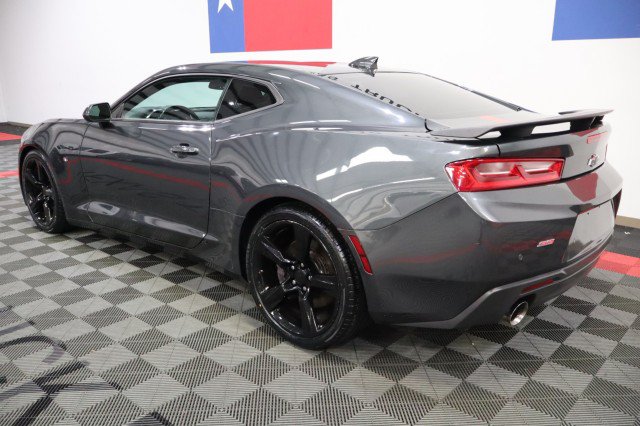 Used 2018 Chevrolet Camaro SS RWD image 5