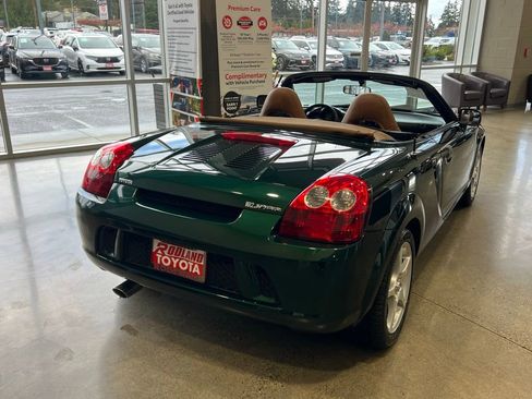 Used 2003 Toyota MR2 image 4