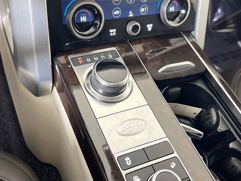 Used 2020 Land Rover Range Rover HSE image 16
