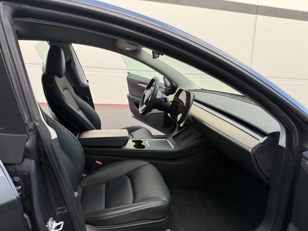 Used 2023 Tesla Model 3 Standard Range RWD image 12