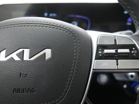 Used 2024 Kia Telluride EX w/ EX Captain's Chair Package AWD/4WD image 30