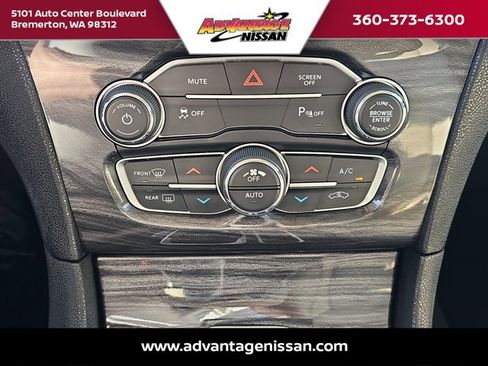 Used 2022 Chrysler 300 Touring L image 18