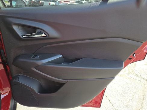 New 2026 Chevrolet Trax LT w/ Driver Confidence Package FWD image 25