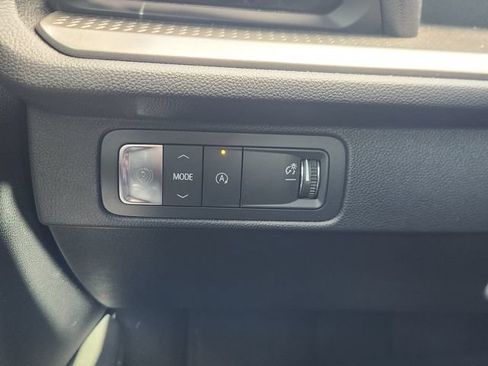 Used 2025 Chevrolet Traverse LT w/ Driver Confidence Package FWD image 19