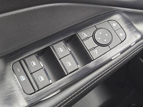 Certified 2025 Nissan Rogue SV FWD image 26