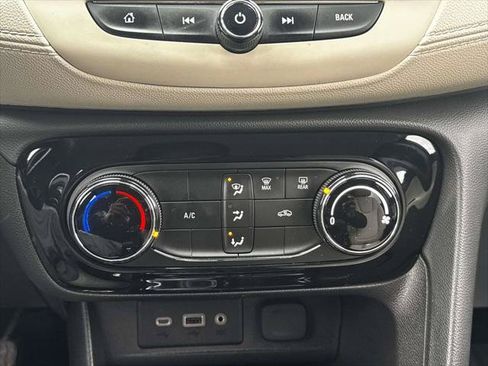 Used 2021 Buick Encore GX Preferred w/ Sport Touring Package FWD image 27