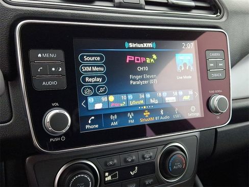 Used 2024 Nissan Leaf S image 17