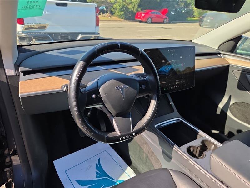 Used 2023 Tesla Model Y Long Range AWD/4WD image 5