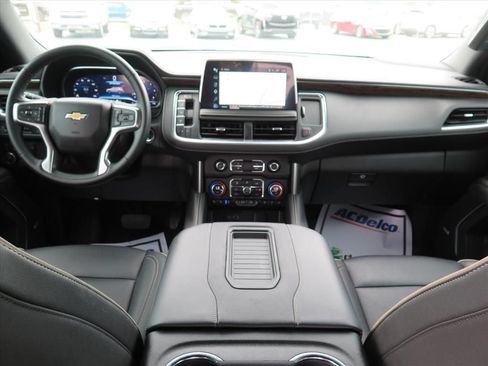Used 2024 Chevrolet Tahoe Premier AWD/4WD image 23