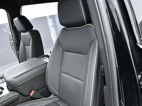 Used 2025 GMC Yukon Elevation image 18