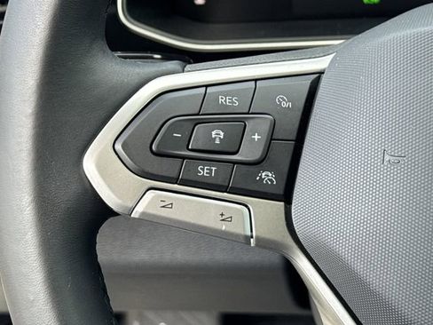 Used 2025 Volkswagen Jetta SE FWD image 25