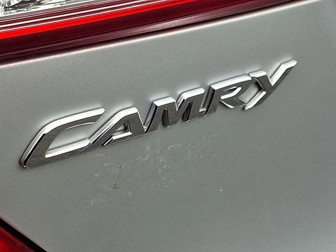 Used 2014 Toyota Camry LE image 28