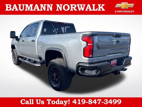 Used 2025 Chevrolet Silverado 2500 ZR2 w/ Technology Package AWD/4WD image 5
