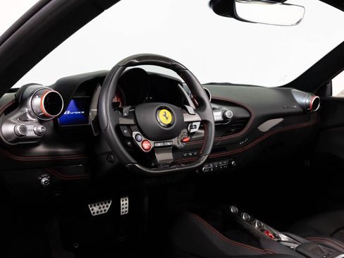 Used 2022 Ferrari F8 Tributo RWD image 4