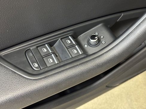 Used 2019 Audi A4 2.0T Premium w/ Convenience Package image 9